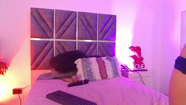 Laura_Dicardy's cam snapshot