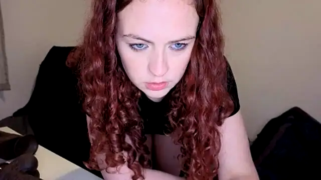 ENGLISHEMILY_69's cam snapshot