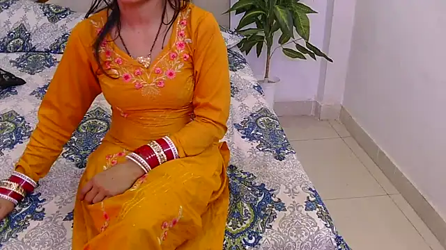 Lovelyy-couple live sex cam