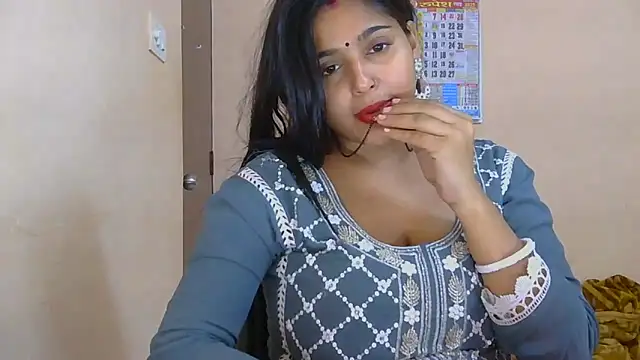 Cute-Simmi69 live sex cam