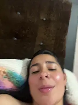 Meganmilk1 live sex cam