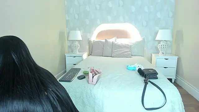 isabella_milf_ live sex cam