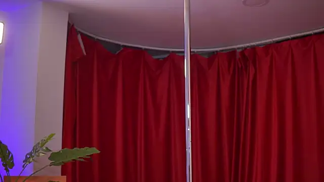 NatyDesiree live sex cam