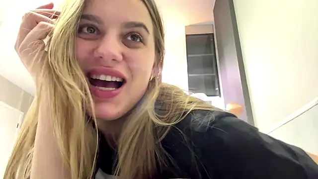 ShirlStyer's cam snapshot