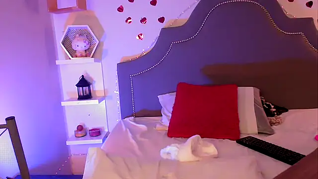 pocahontamoon's cam snapshot