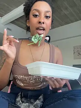 Your_Paris's cam snapshot