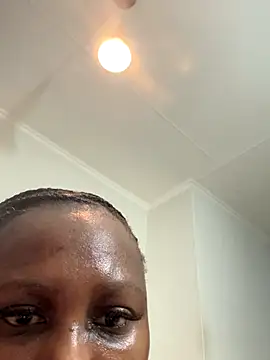 Bootyliciouse21X's cam snapshot