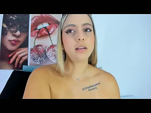 iamdoll's cam snapshot