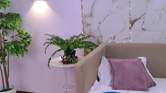 AmadaReine's cam snapshot