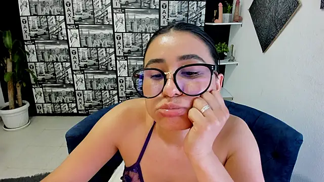 ChloeTurner_'s cam snapshot