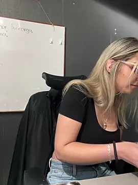 Isabella_Varella's cam snapshot