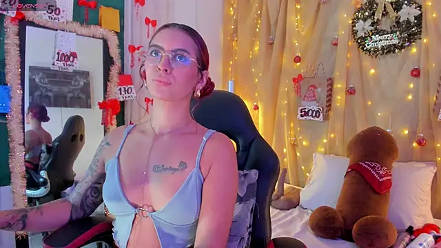 Sophiee_Hill's cam snapshot