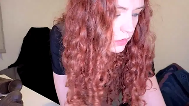 ENGLISHEMILY_69's cam snapshot