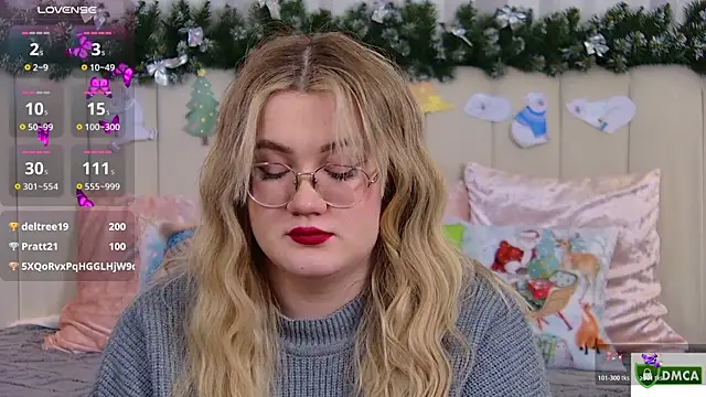 Nancy_Mooree's cam snapshot