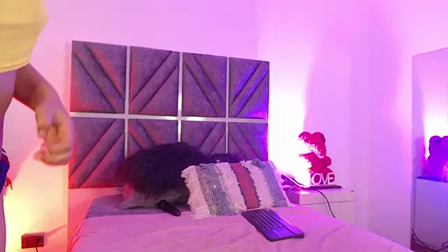 Laura_Dicardy's cam snapshot