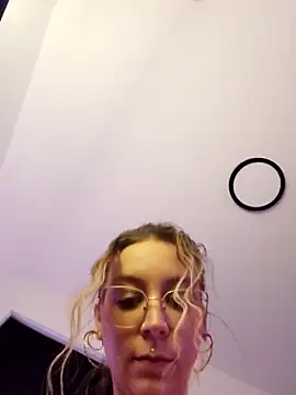 LilyOrion live sex cam