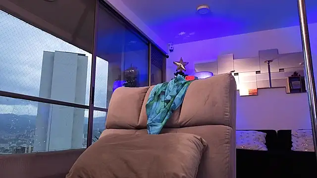 mandi4pole_ live sex cam