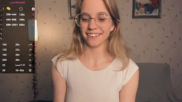 JoanBaggott's cam snapshot