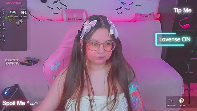 Lolisuccub's cam snapshot