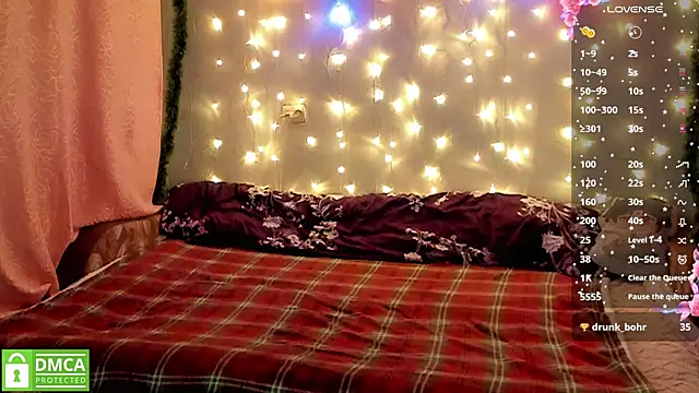 HoneyDazzle's cam snapshot