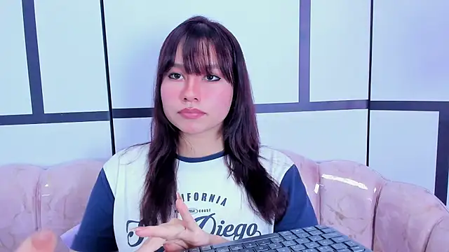 lovequinn_mjs's cam snapshot