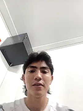 RomeoMillerr's cam snapshot