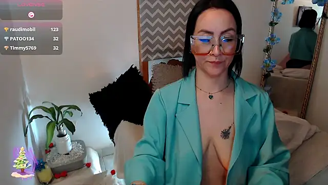 kiara_bermont's cam snapshot