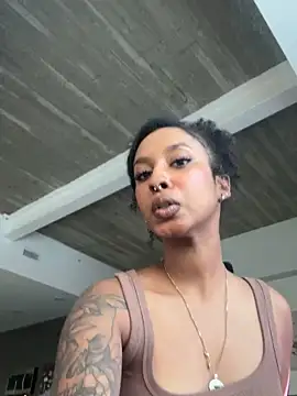 Your_Paris's cam snapshot