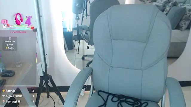 miaarodriguez1_'s cam snapshot