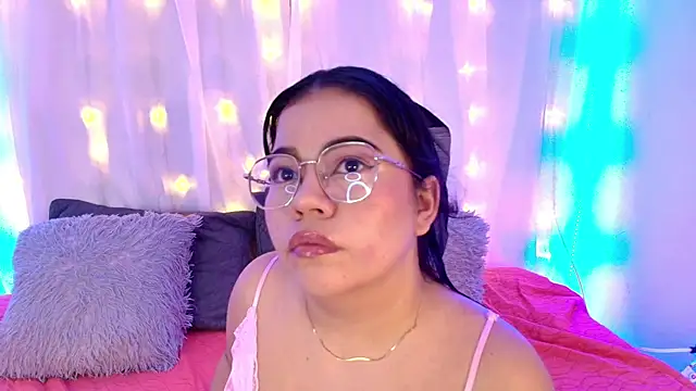 LilyRousee's cam snapshot