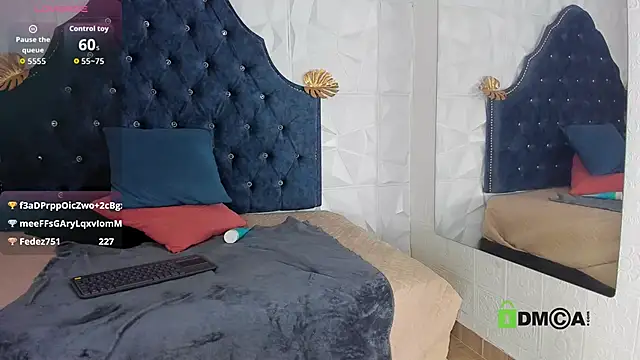 _mia_milf_'s cam snapshot