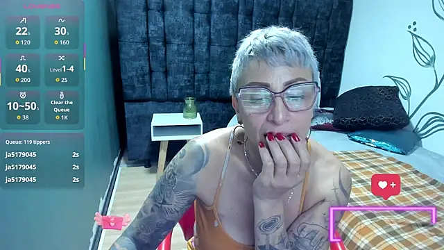 Charlotte__Gray's cam snapshot