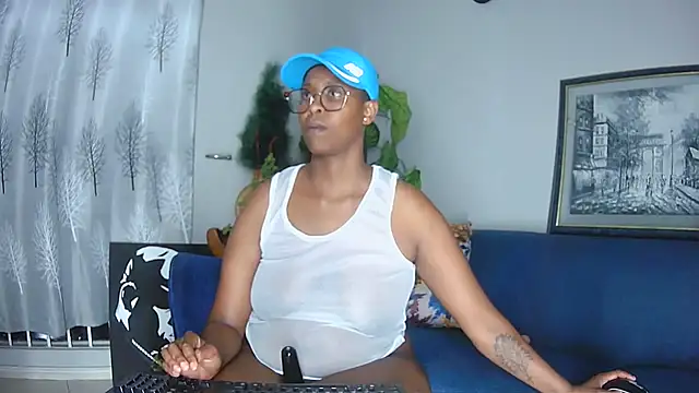 SexyCurves9's cam snapshot