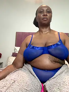 Bootyliciouse21X's cam snapshot