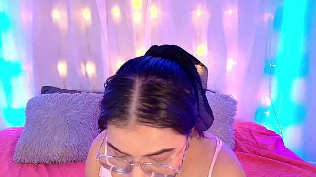 LilyRousee's cam snapshot