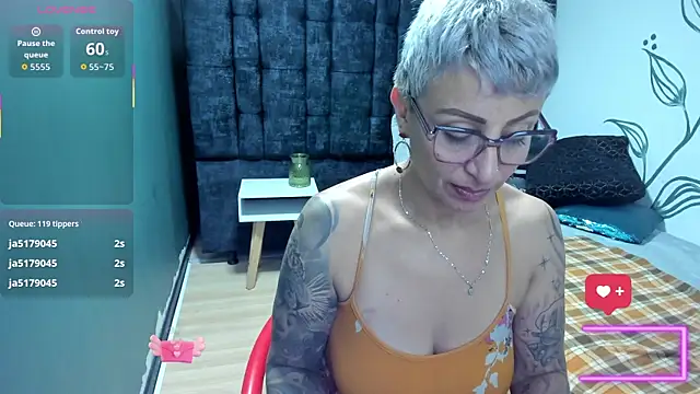 Charlotte__Gray's cam snapshot