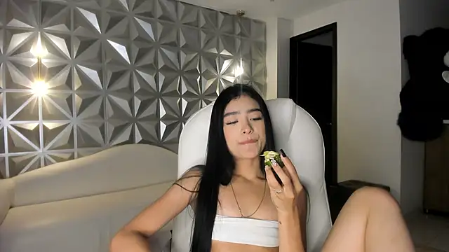 zoerouse_'s cam snapshot