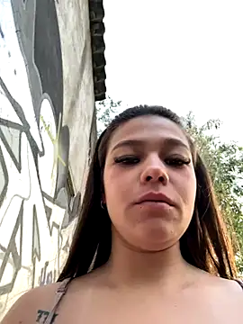 Alyshanon18's cam snapshot