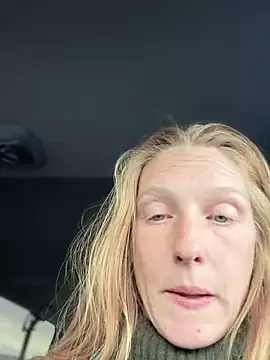 GoldenFlameGoddess's cam snapshot