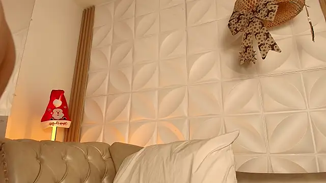 ana_riveros's cam snapshot