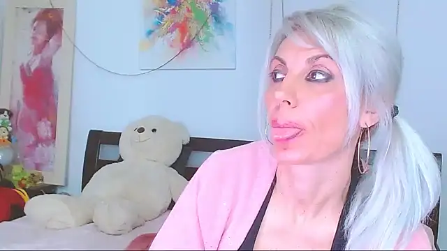 HoneyLara's cam snapshot