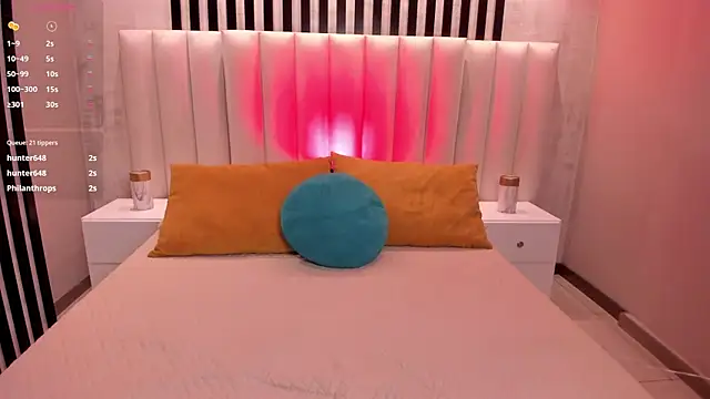 LucyWeiss_'s cam snapshot