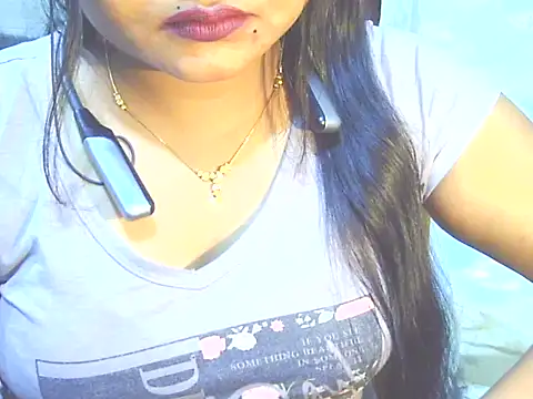 Nusrat_Faria07's cam snapshot