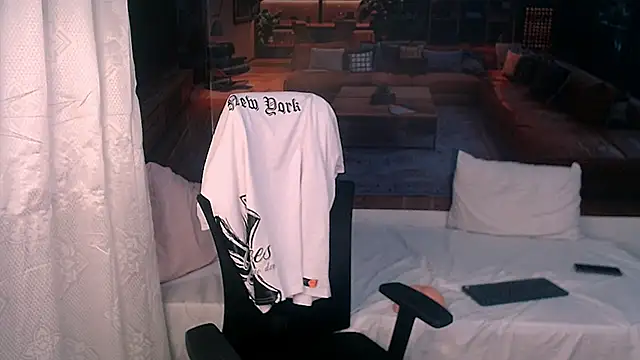 RomeoMillerr's cam snapshot