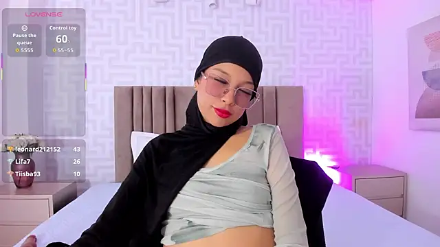 naishaa_'s cam snapshot