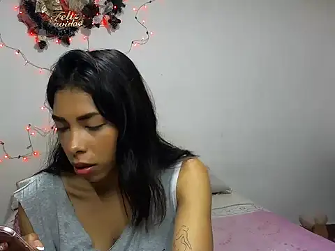 MeganAndMax@xh's cam snapshot