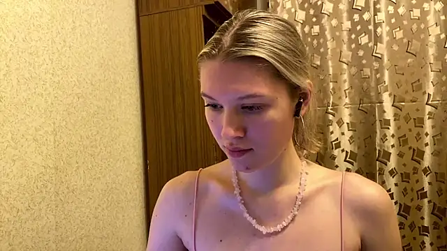 SkyeDavis's cam snapshot