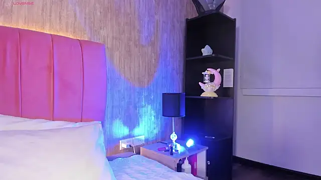 Kendra_kobein's cam snapshot