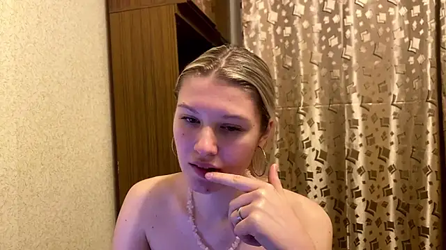 SkyeDavis's cam snapshot