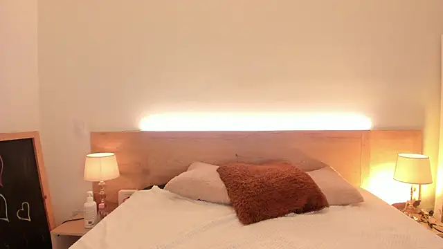 Dakota_Mars's cam snapshot